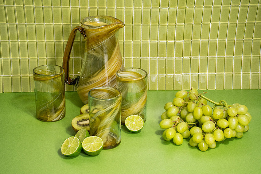 Paquete. Jarra Tinka + vasos 12 oz