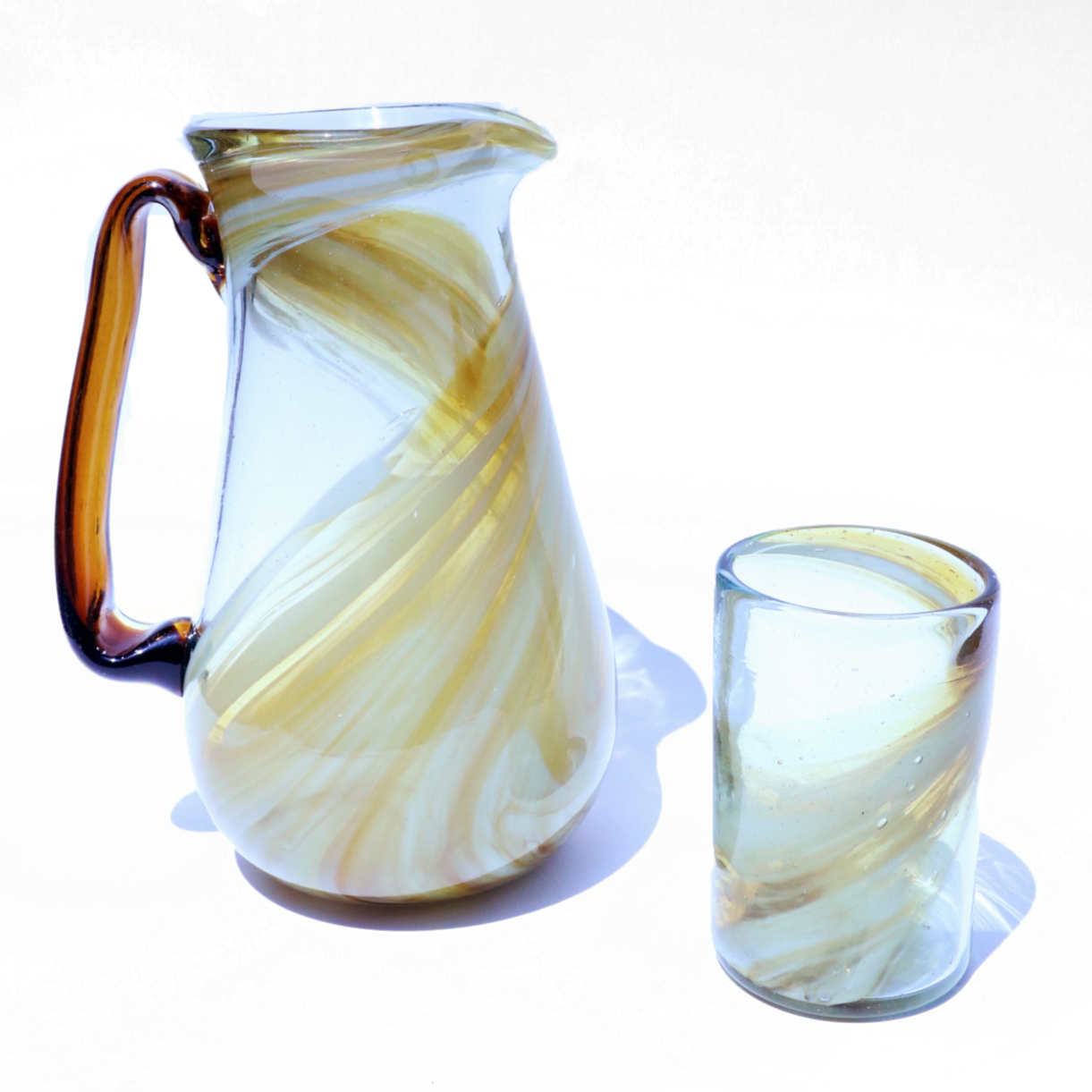 Paquete. Jarra Tinka + vasos 12 oz